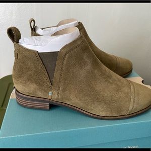 Brand new Toms boots, Olive Military Suede. Size 9